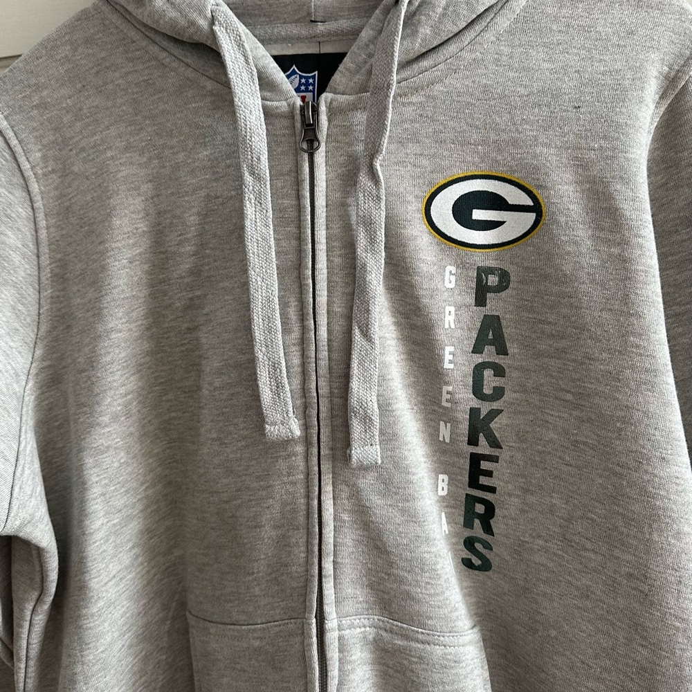 Women’s •  Green Bay Packers • Team Apparel • Zip up • Hooded Sweatshirt